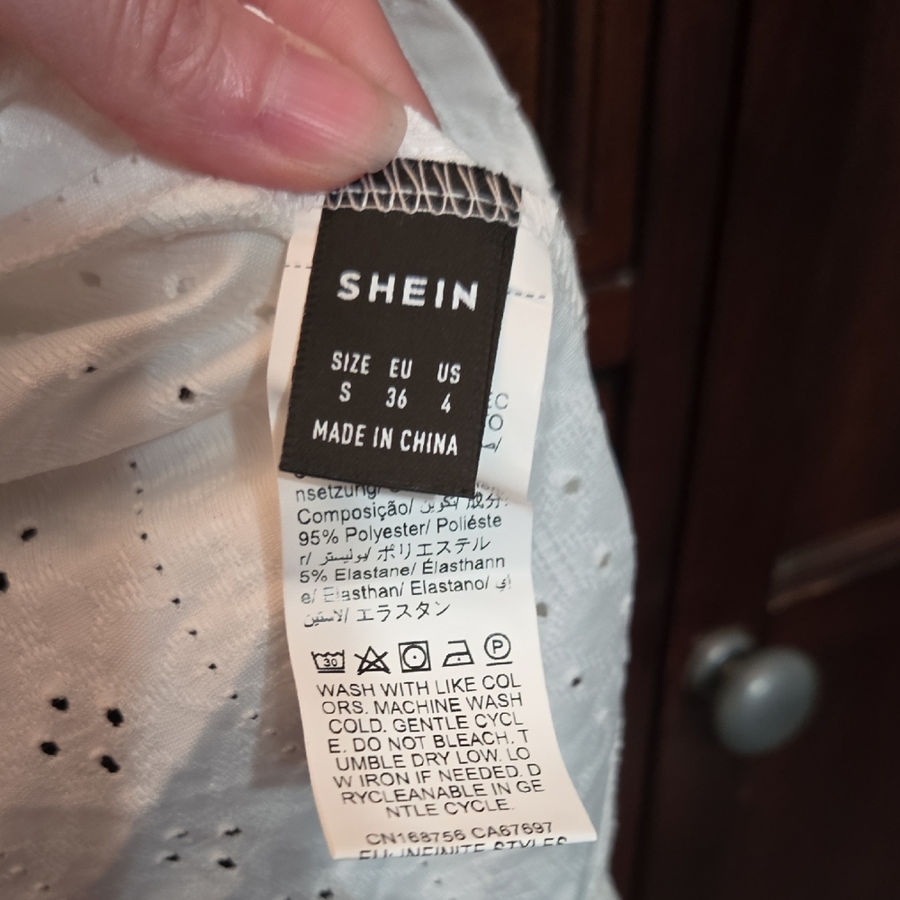 SHEIN Cream Sleeveless Eyelet Tank with Asymmetrical Hem Womens S - Picture 6 of 7